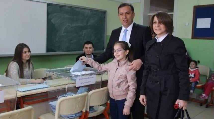 Ak Parti &Ccedil;orum İl Başkanı Ceylan Oyunu Kullandı