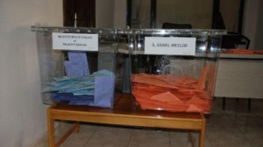 Oylar Yanlış Zarflara Konuldu