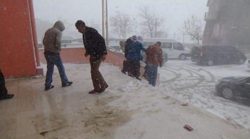 Kulp Beyaz &Ouml;rt&uuml;ye B&uuml;r&uuml;nd&uuml;