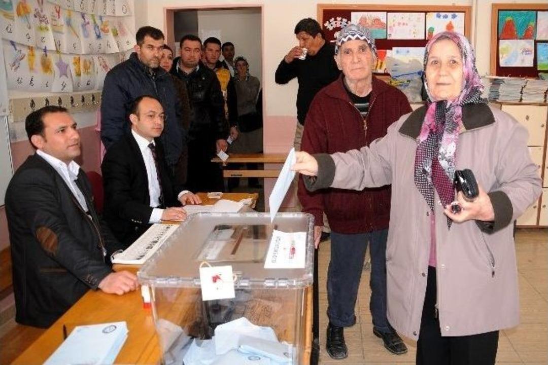 Manisa&rsquo;da Oy Verme İşlemi Tamamlandı