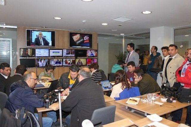 Chp İl Başkanlığı nda Partililer Se&ccedil;im Sonu&ccedil;larını İzliyor 1