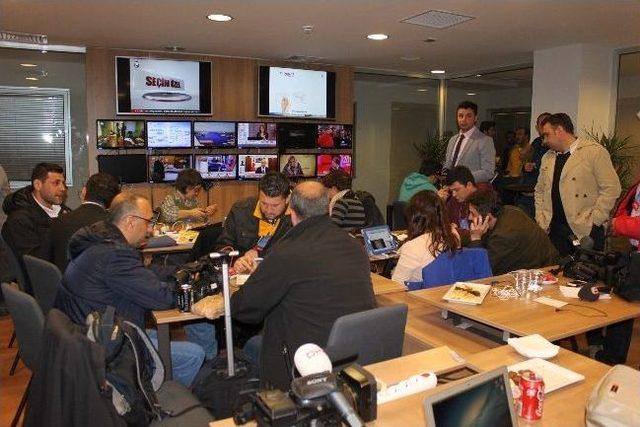 Chp İl Başkanlığı nda Partililer Se&ccedil;im Sonu&ccedil;larını İzliyor 2