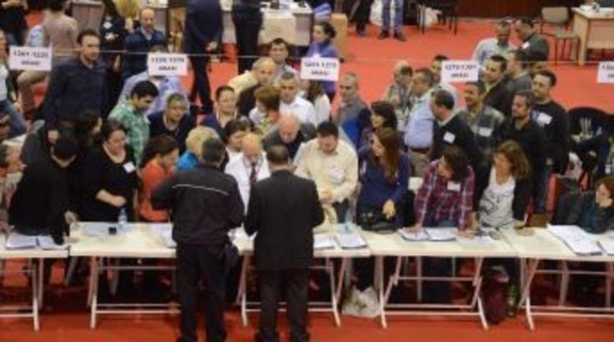 İzmir'de Sandıklar A&ccedil;ılmaya Başlandı