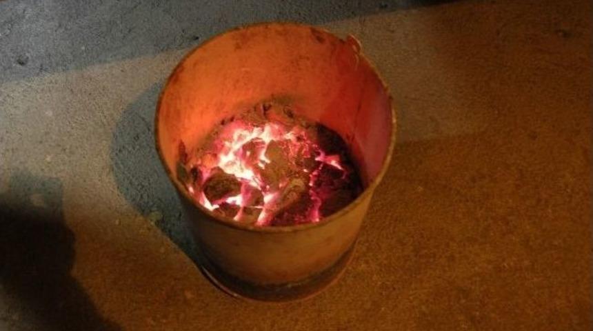 Sobadan &Ccedil;ıkan Yangında 4 Kişi Zehirlendi