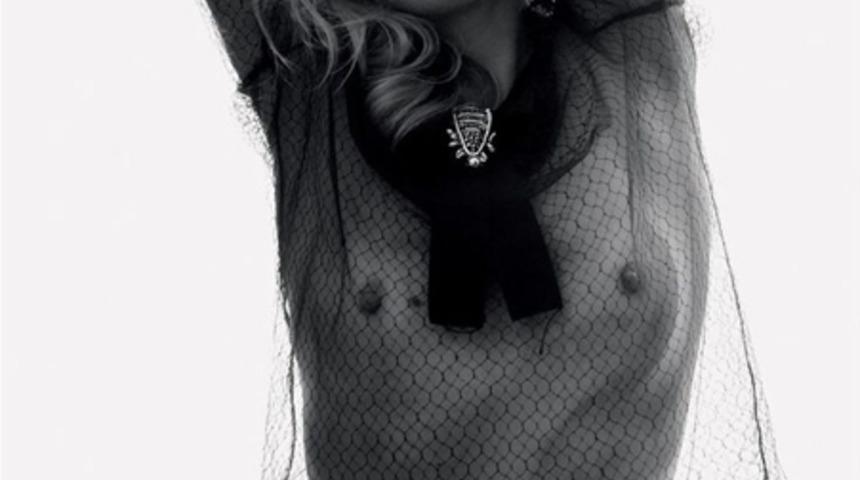 Kate Moss Love dergisine kapak kızı oldu!