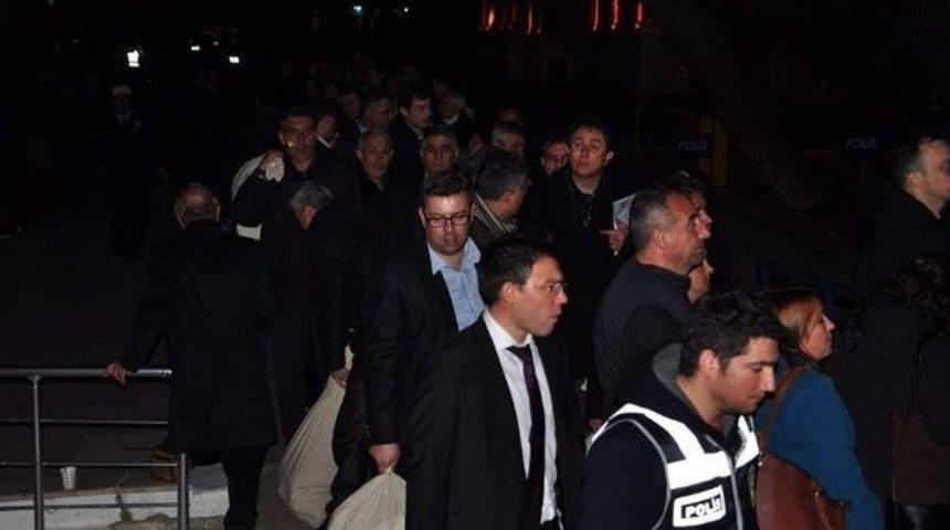 Tekirdağ Se&ccedil;im Kurulunun &Ouml;n&uuml;nde Metrelerce Kuyruk Oluştu