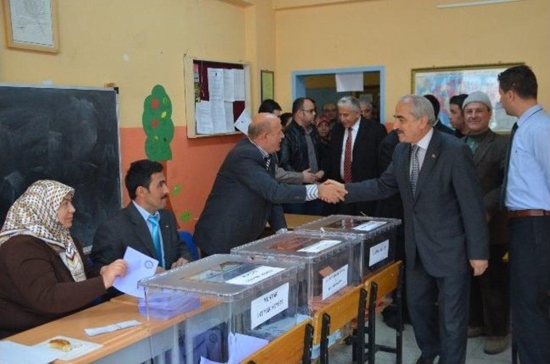 Tosya Belediye Başkan Adayları Oylarını Kullandılar