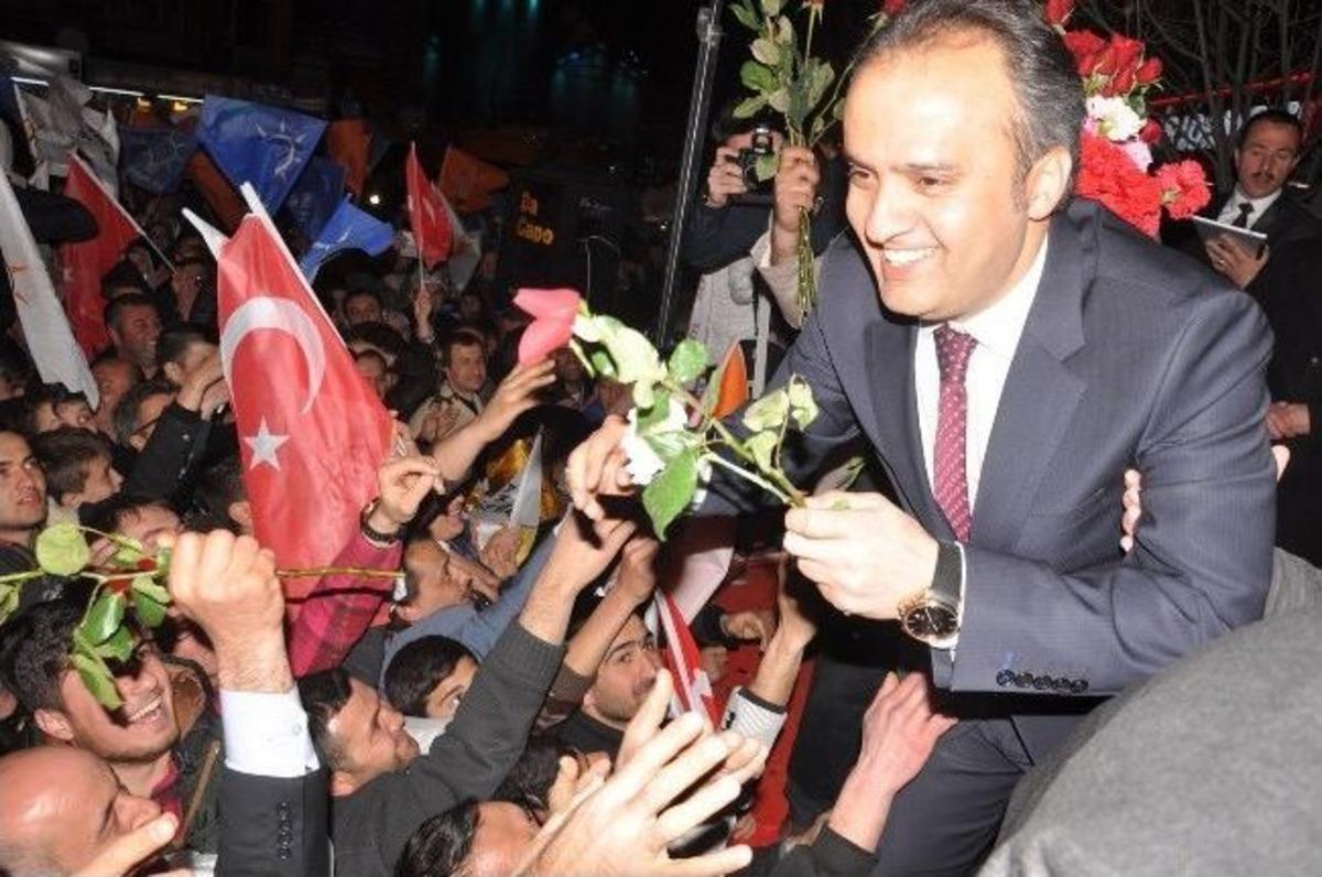 Aktaş, &Uuml;&ccedil;&uuml;nc&uuml; Kez İneg&ouml;l Belediye Başkanlığı Koltuğuna Oturdu