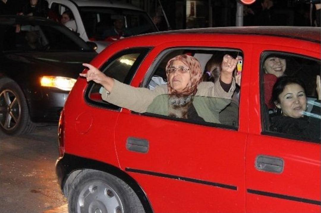 Mhp&rsquo;li Erg&uuml;n&rsquo;den Balkon Konuşması