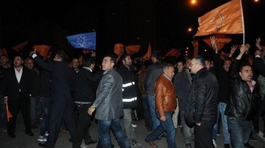 Antalya&rsquo;da Se&ccedil;im Sonrası Adliye &Ouml;n&uuml;nde Gerginlik