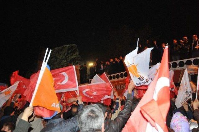 Ak Parti Afyonkarahisar’da Zaferini Kutladı