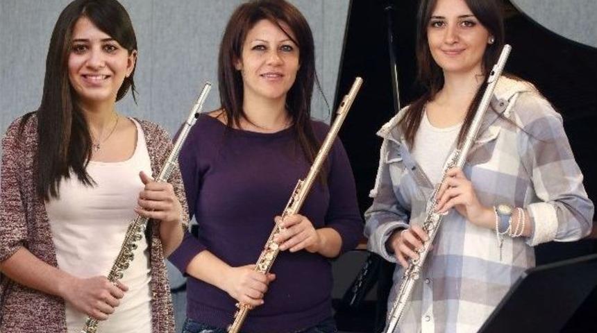 T&uuml;rkiye Ve İzmir'in Gururu Oldular