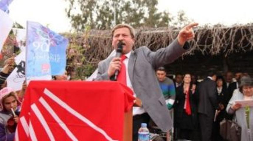 Dikili'de Chpli Mustafa Tosun Zaferini İlan Etti