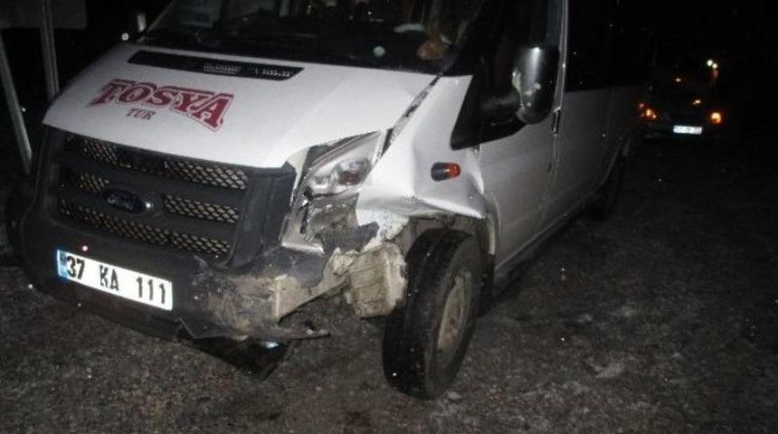 Tosya&rsquo;da Trafik Kazasında 6 Kişi Yaralandı