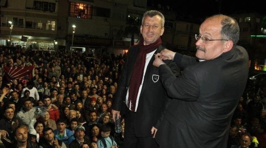 Menemen'de Başkan Şahin "d&ouml;rd&uuml;nc&uuml; Yıldız"ı Taktı