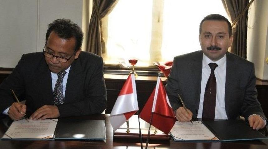 Sel&ccedil;uk, Endonezya İle Mevlana Değişim Programı İmzaladı