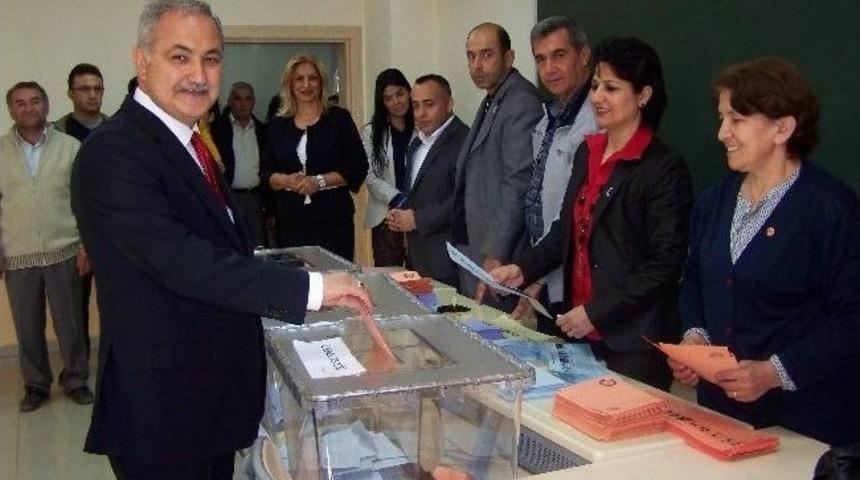 Osmaniye&rsquo;de Mhp&rsquo;li Belediye Başkanı Tekrar Se&ccedil;ildi