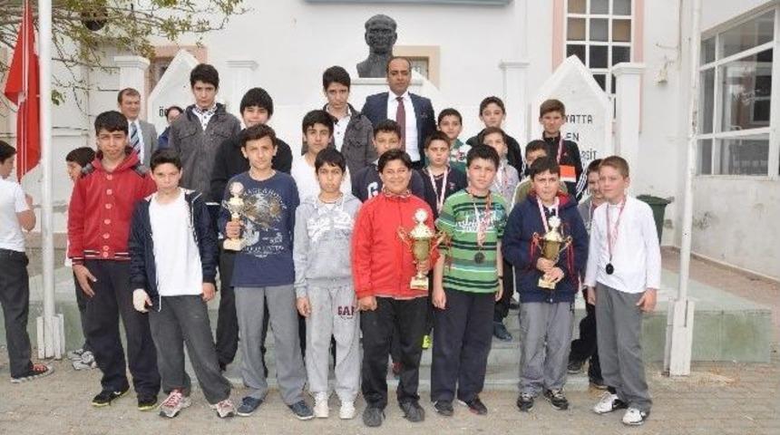 Kupaları Kutladılar