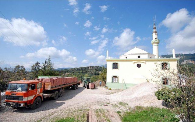 Kumluca Belediyesi, Yeni Mahallelerde Çalışmaya Başladı