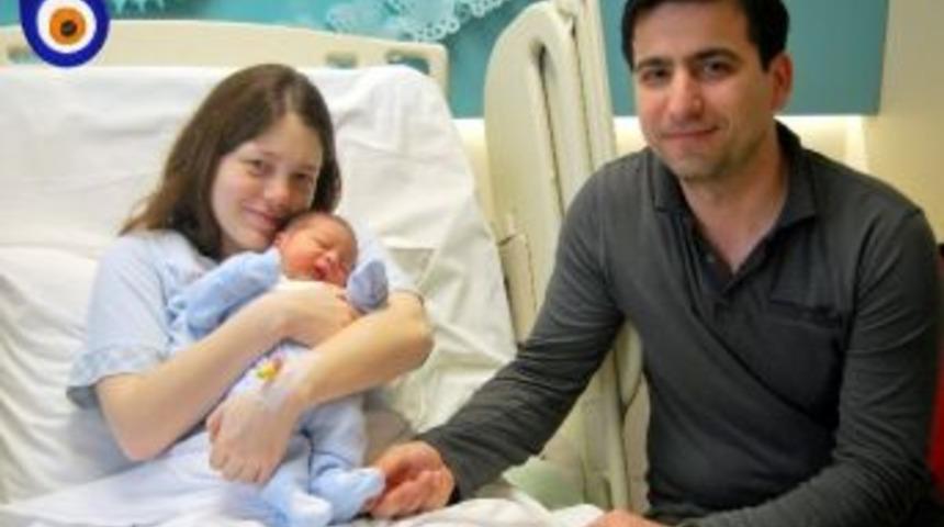 Marmaris&rsquo;te Ebe Eşliğinde Sandığa Gelen Hamile Anne Oldu