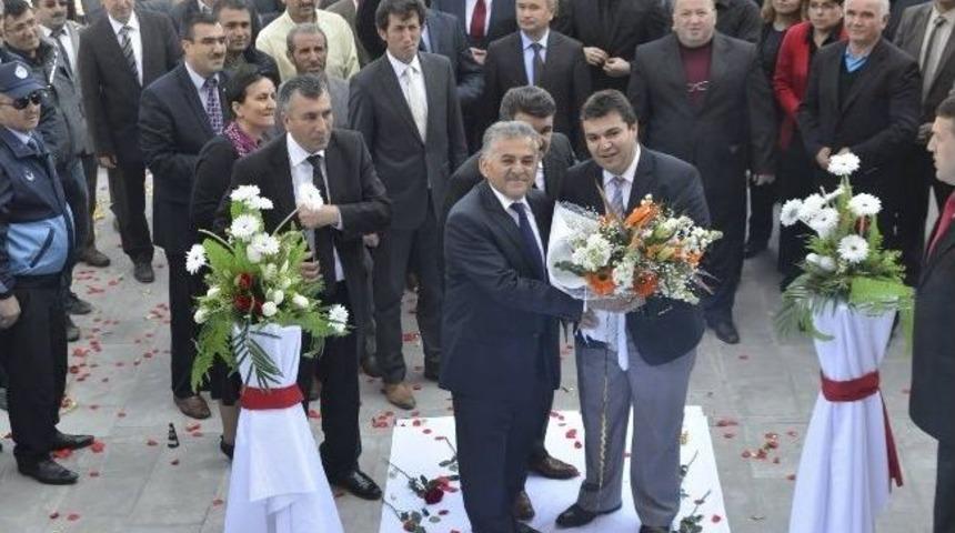 Başkan Memduh B&uuml;y&uuml;kkılı&ccedil;'a Personelinden G&ouml;rkemli Karşılama