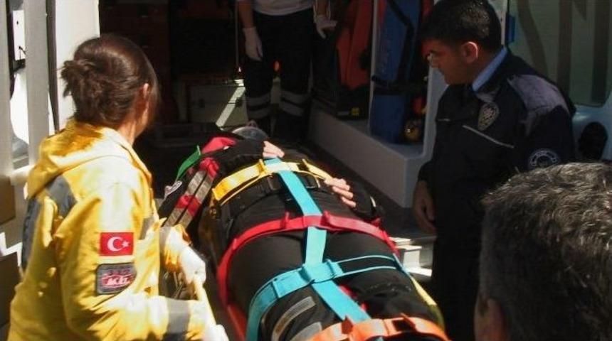 Rize&rsquo;de Trafik Kazası: 1 Polis Yaralı