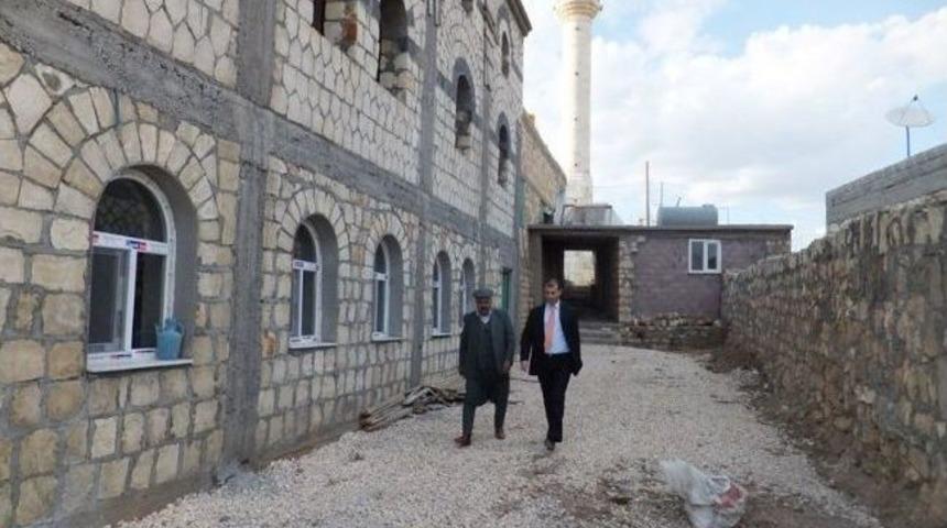 Kaymakam &Ccedil;elik Okul İnşaatını İnceledi