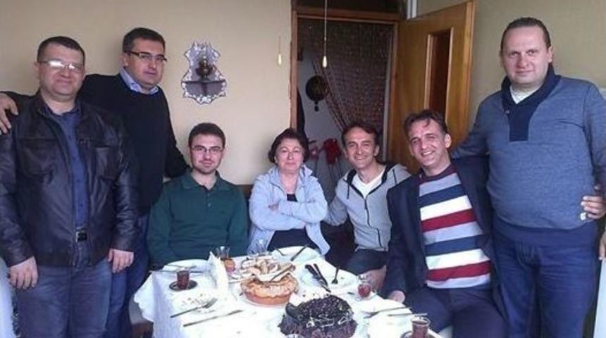 &Ouml;ğretmen Ve &Ouml;ğrencileri 32 Yıl Sonra Buluştu