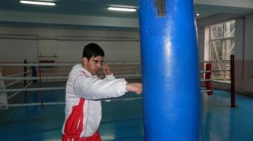 Milli Boksör Ertuğrul Erdemir , Milli Takım Hazırlık Kampına Çağrıldı