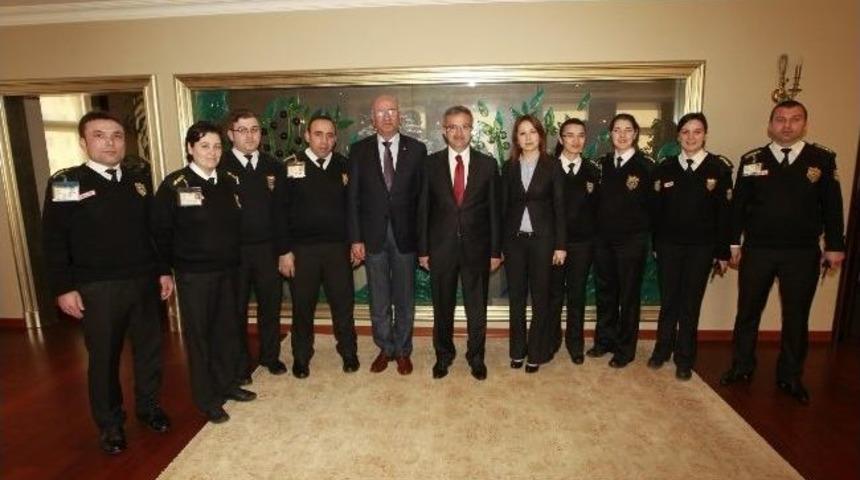 Başkan K&ouml;şker'e İlk Tebrik Personelinden