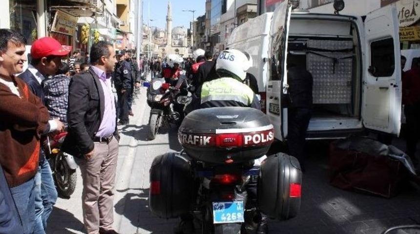 Kaldırımda Unutulan &Ccedil;anta Polisi Alarma Ge&ccedil;irdi