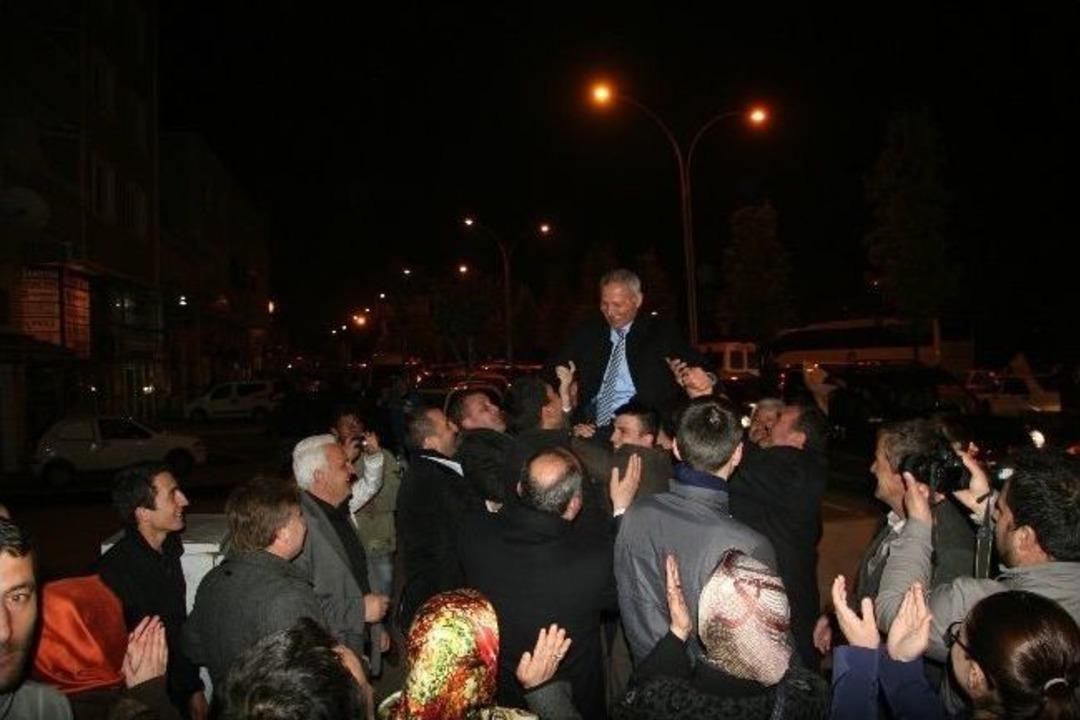 Adapazarı Zaferi Coşkuyla Kutladı