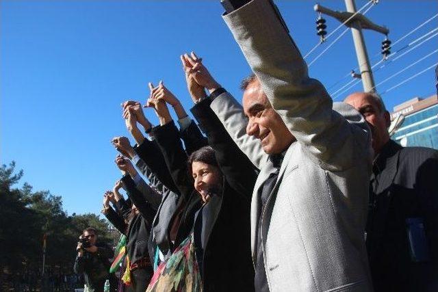 Ahmet Türk Seçim Zaferini Mardinlilerle Kutladı