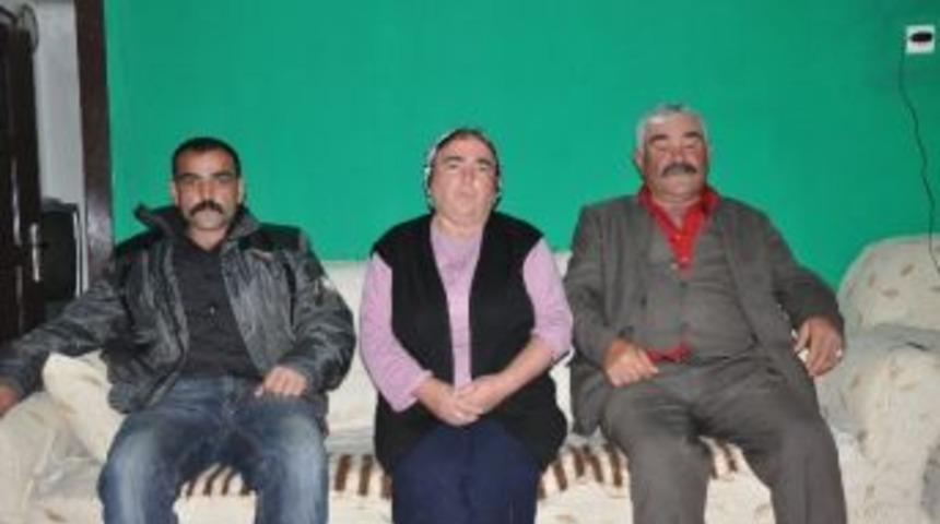 Baba Oğlun Yarıştığı Muhtarlık Se&ccedil;iminde Baba Galip &Ccedil;ıktı