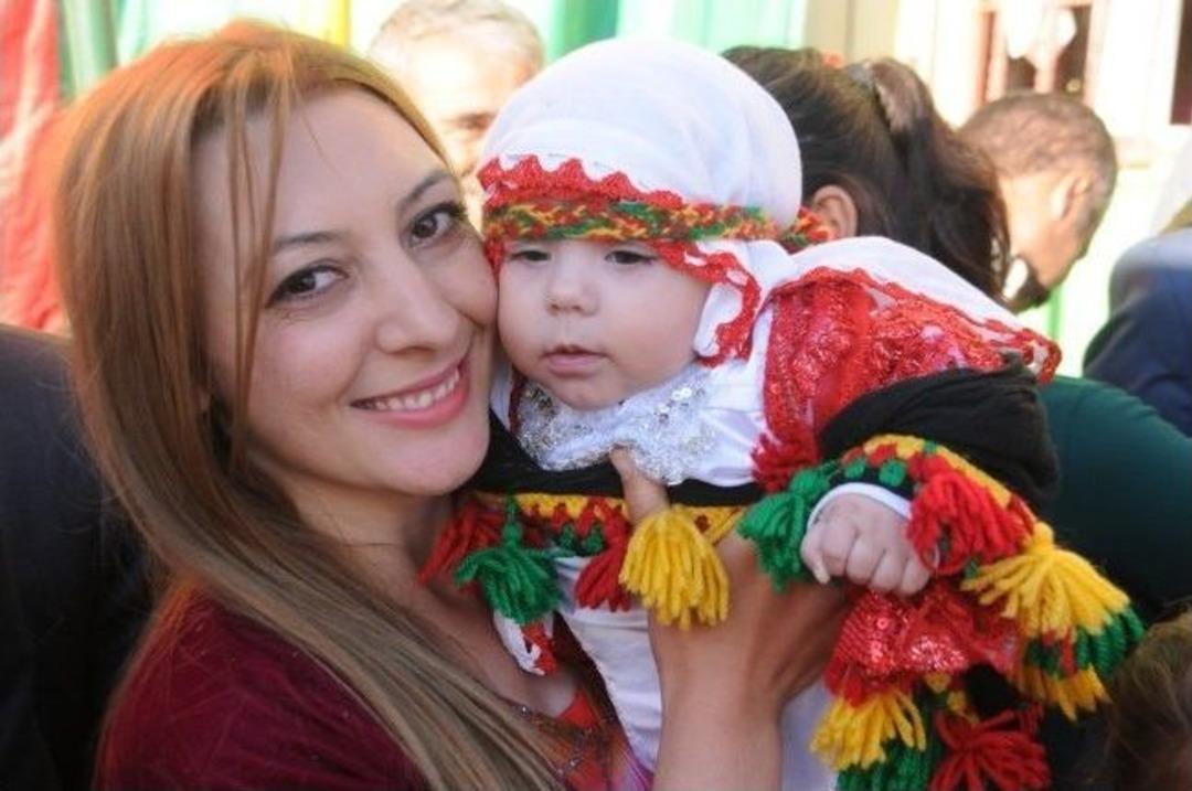 Leyla İmret Se&ccedil;im Zaferini Vatandaşlarla Birlikte Kutladı