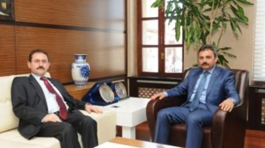 Başkan K&uuml;lc&uuml;&rsquo;ye İlk Tebrik Ziyareti Vali Başk&ouml;y&rsquo;den