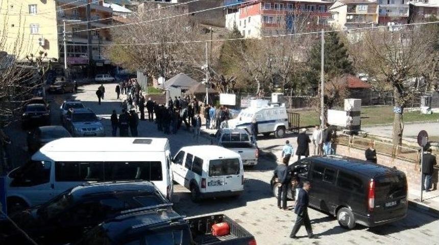 Kulp&rsquo;ta Muhtarlık Kavgası: 2 Yaralı