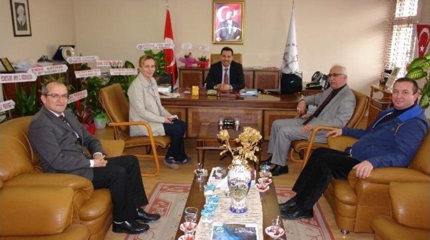 Bilecik Eğitim Derneğinden İl Milli Eğitim M&uuml;d&uuml;r&uuml; Altınkaynak'a Ziyaret