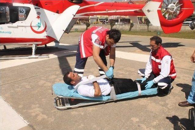 Parmağı Kopan Hurdacının İmdadına Ambulans Helikopter Yetişti