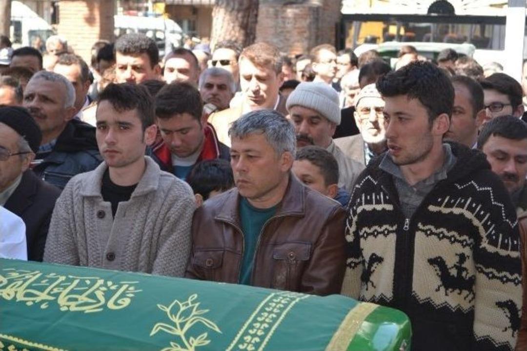 G&ouml;lette Boğulan Serkan Toprağa Verildi