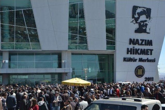 Chp'liler Yenimahalle İlçe Seçim Kurulu Önünde Bekliyor