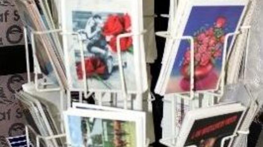 Kartpostallar Tozlu Raflardan Geri &Ccedil;ıktı