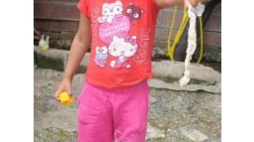 &Ccedil;ocuğun Boğazında Bez Unutan Doktora 2.5 Ay Hapis Cezası