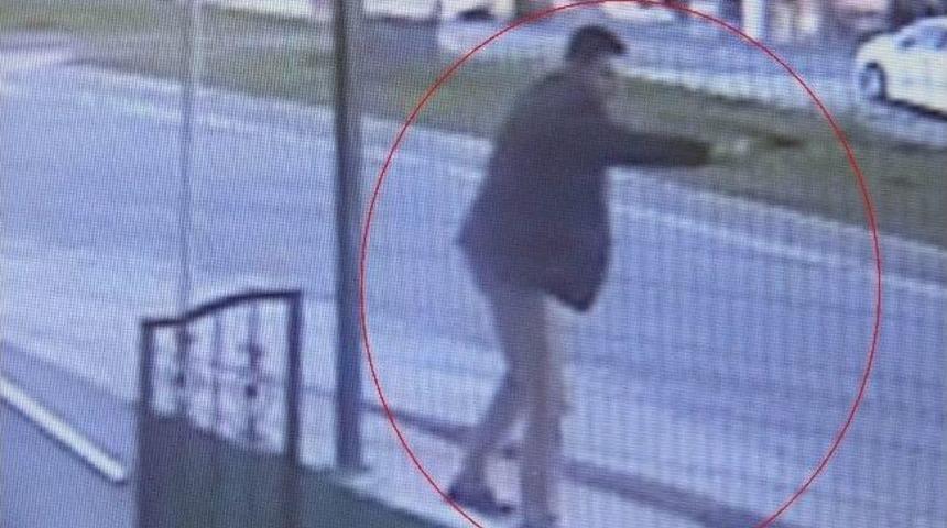 Silahlı Saldırı Anı G&uuml;venlik Kamerasında