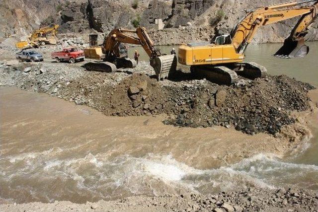 Yusufeli Barajı İçin Çoruh’a Yön Verdiler