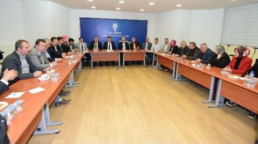 D&uuml;ndar, Ak Parti İl&ccedil;e Teşkilatı İle Bir Araya Geldi