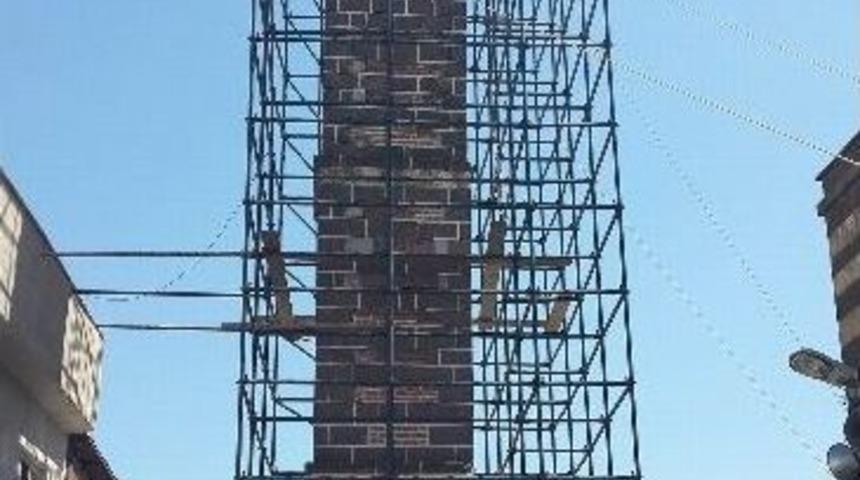 Tarihi D&ouml;rt Ayaklı Minarede Tadilat Devam Ediyor