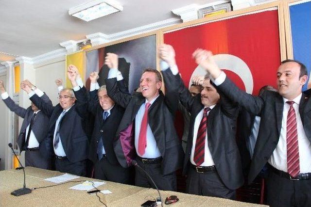 Tavşanlı Ak Parti’de “zafer” Toplantısı