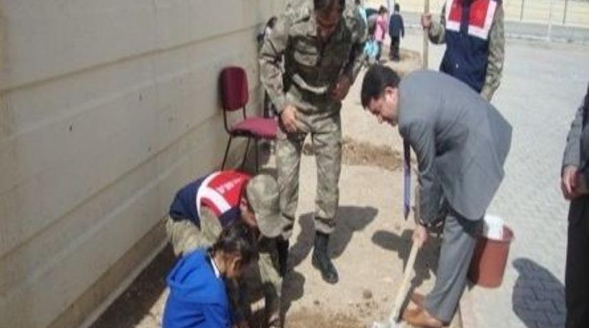 &lsquo;her &Ccedil;ocuk Bir Fidan, Birlikte B&uuml;y&uuml;yoruz&rsquo;