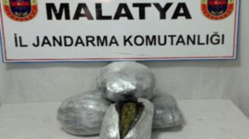 Yolcu Otob&uuml;s&uuml;nde Esrar Ele Ge&ccedil;irildi